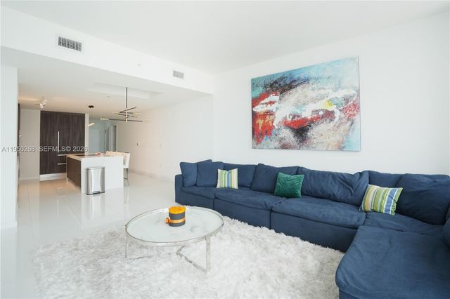 851 NE 1st Ave 2101, Miami, FL 33132