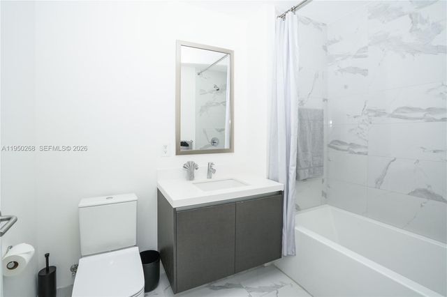 851 NE 1st Ave 2101, Miami, FL 33132