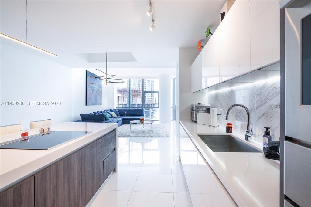 851 NE 1st Ave 2101, Miami, FL 33132