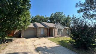 807 Cavalier Drive, Arlington, TX 76017
