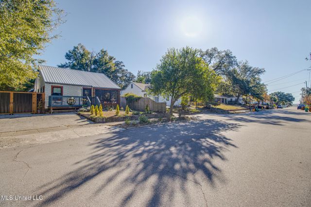 182 Miramar Avenue, Biloxi, MS 39530