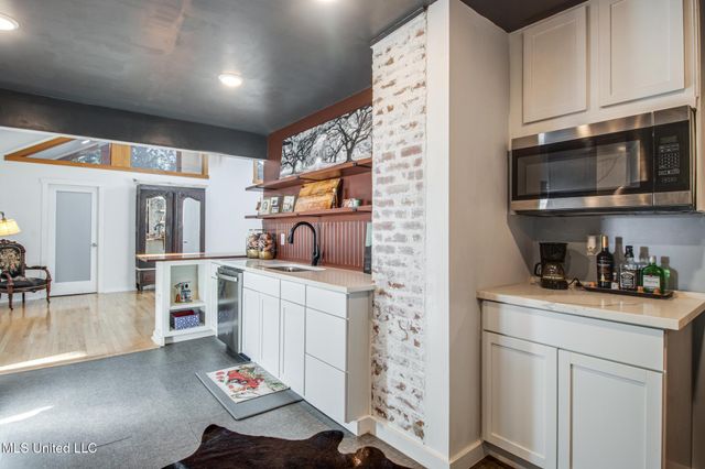 182 Miramar Avenue, Biloxi, MS 39530