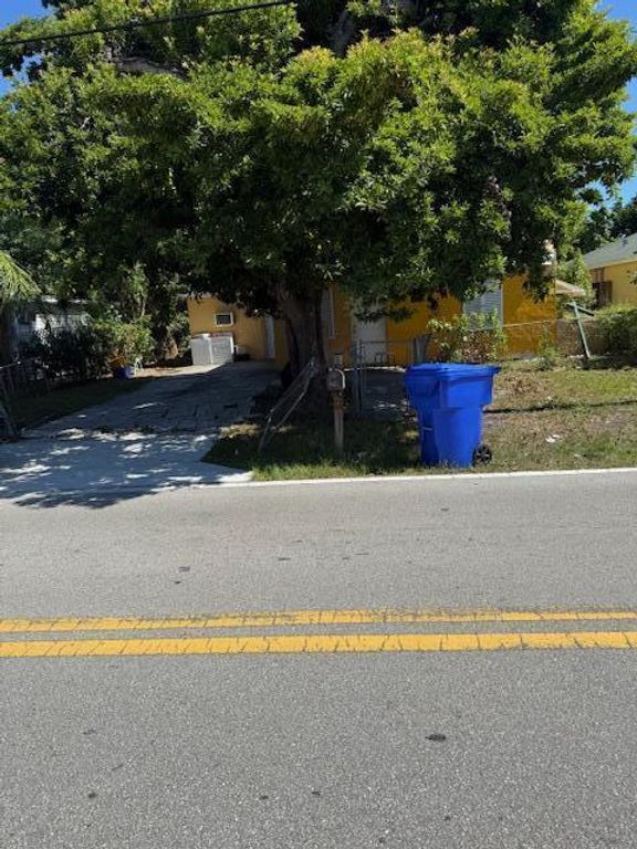 7890 Overlook Road, Lake Worth, FL 33462