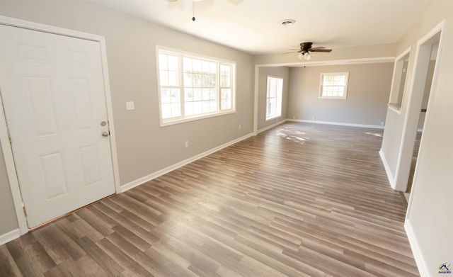 1207 Tucker Road, Perry, GA 31069