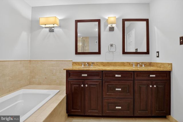 3314 TUCKAWAY CT, Herndon, VA 20171