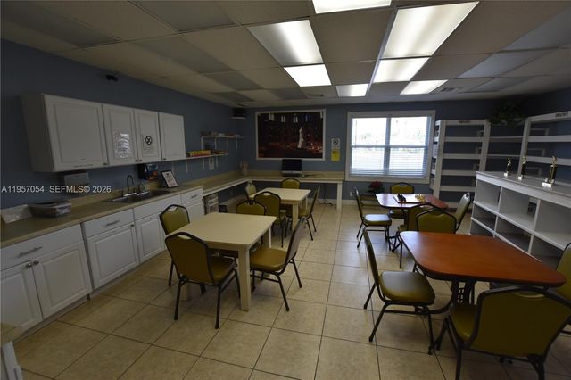 2750 E Emory Dr H, West Palm Beach, FL 33415