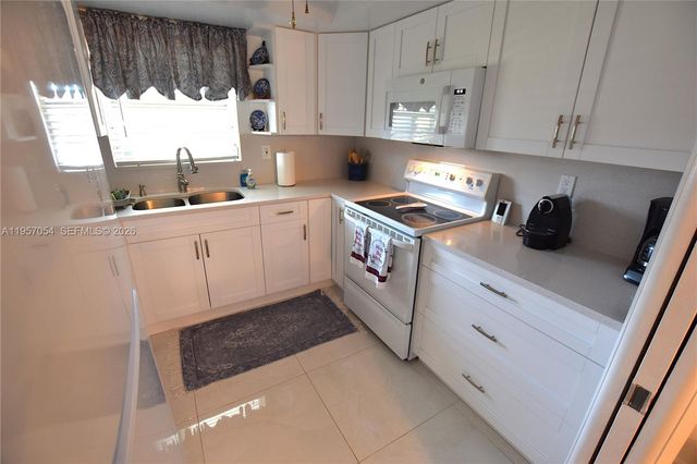 2750 E Emory Dr H, West Palm Beach, FL 33415