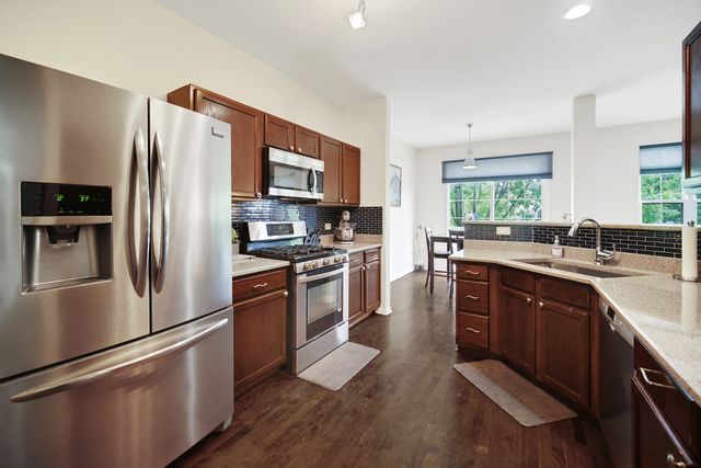 439 Bay Tree Circle, Vernon Hills, IL 60061