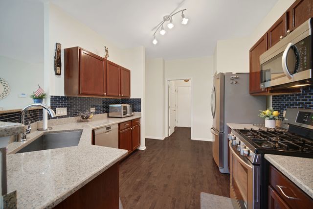 439 Bay Tree Circle, Vernon Hills, IL 60061