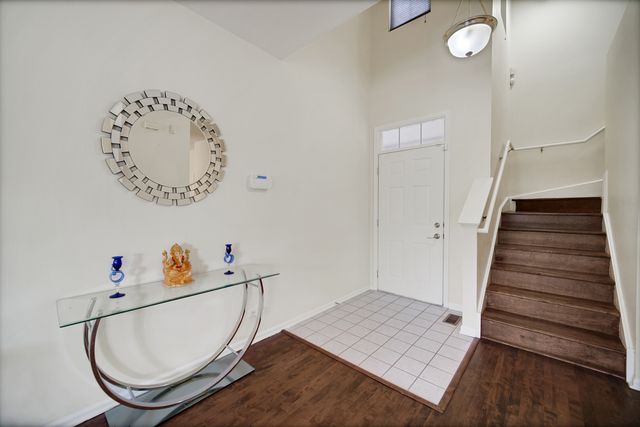 439 Bay Tree Circle, Vernon Hills, IL 60061