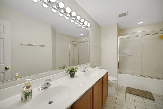 439 Bay Tree Circle, Vernon Hills, IL 60061