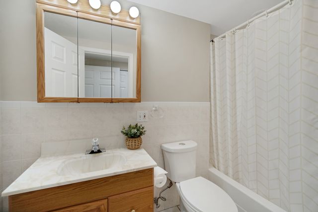 439 Bay Tree Circle, Vernon Hills, IL 60061