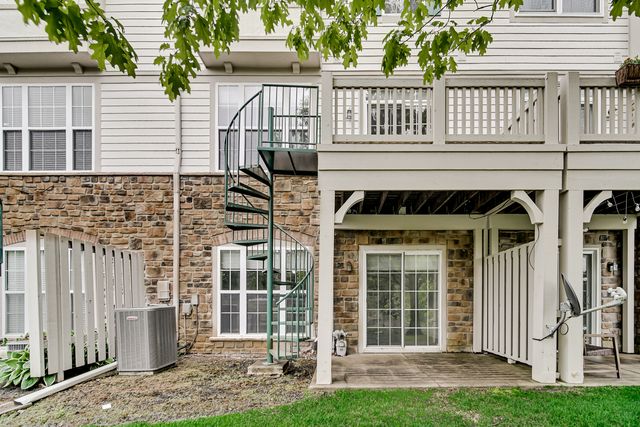 439 Bay Tree Circle, Vernon Hills, IL 60061