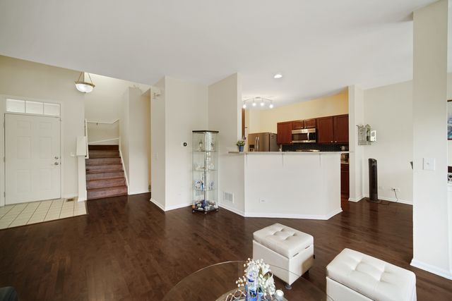 439 Bay Tree Circle, Vernon Hills, IL 60061