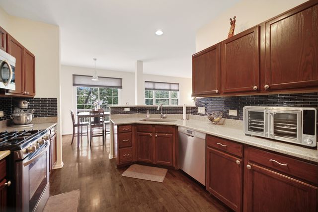 439 Bay Tree Circle, Vernon Hills, IL 60061