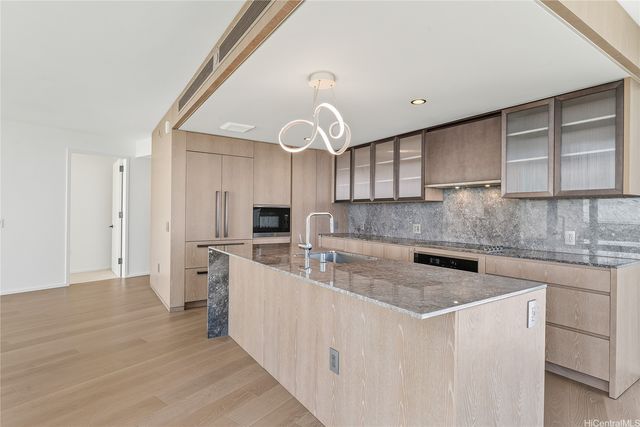 1000 Auahi Street 1400, Honolulu, HI 96814