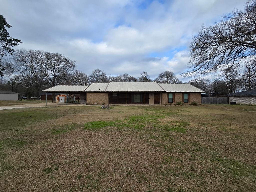 642 CR 1330, Mt Pleasant, TX 75455