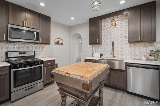 3746 Fee Fee Road, Bridgeton, MO 63044