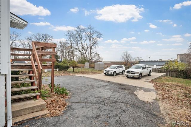 3746 Fee Fee Road, Bridgeton, MO 63044