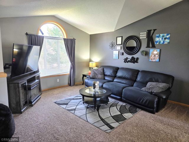 707 4th Avenue SW, Isanti, MN 55040