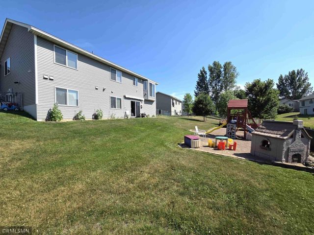 707 4th Avenue SW, Isanti, MN 55040