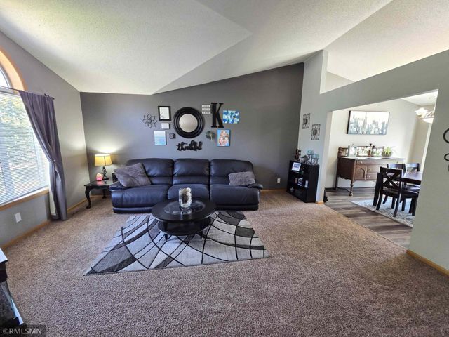 707 4th Avenue SW, Isanti, MN 55040