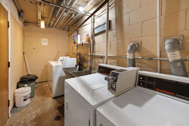 9721 S Cicero Avenue 1C, Oak Lawn, IL 60453