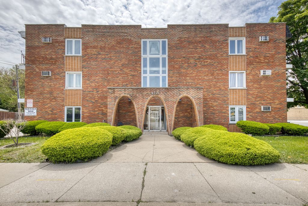 9721 S Cicero Avenue 1C, Oak Lawn, IL 60453