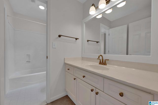 325 ARROWHEAD LANE, Indian Springs Village, AL 35124