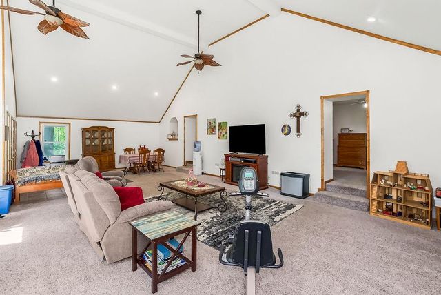 16321 Hildebrandt Road, Leavenworth, KS 66048