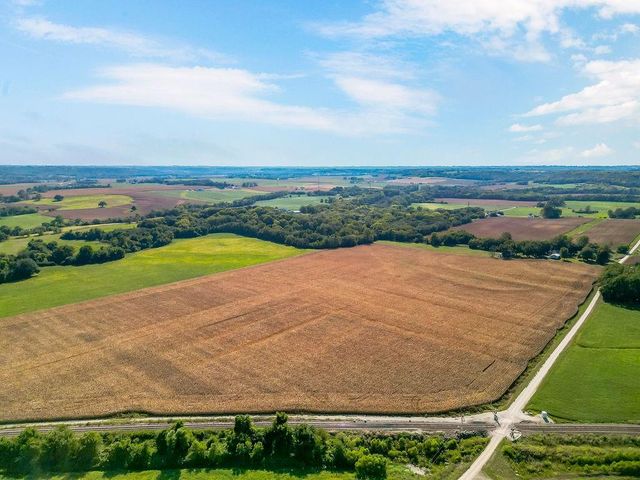 16321 Hildebrandt Road, Leavenworth, KS 66048