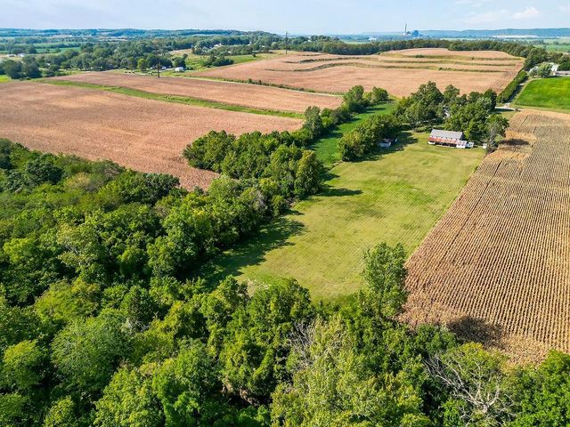 16321 Hildebrandt Road, Leavenworth, KS 66048