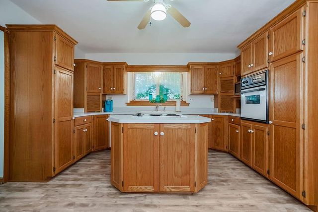 16321 Hildebrandt Road, Leavenworth, KS 66048