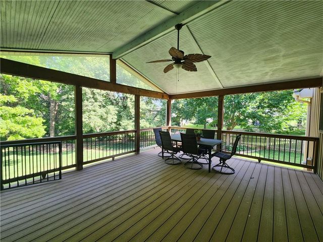 6334 W 108th Street, Leawood, KS 66211