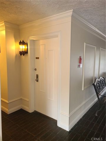 360 S Euclid 122, Pasadena, CA 91101
