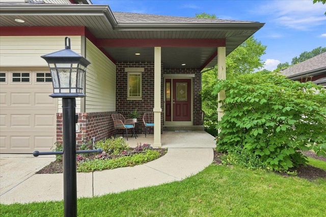 27 Windswept Way, Fitchburg, WI 53719
