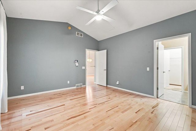 27 Windswept Way, Fitchburg, WI 53719