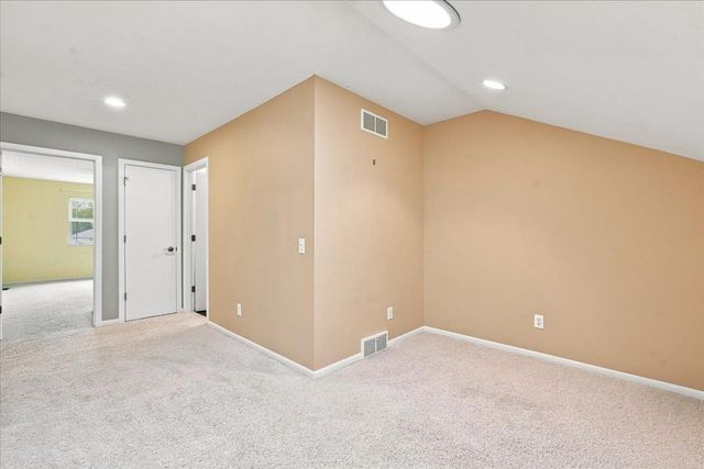 27 Windswept Way, Fitchburg, WI 53719