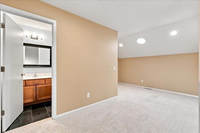 27 Windswept Way, Fitchburg, WI 53719