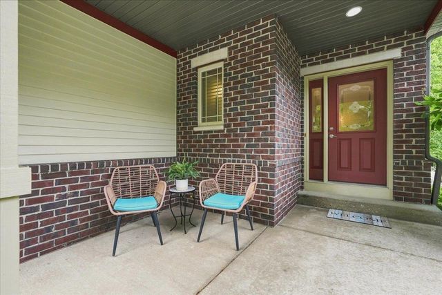 27 Windswept Way, Fitchburg, WI 53719