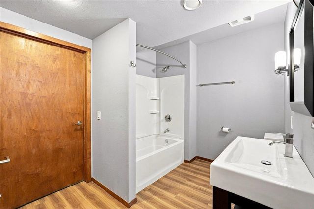 27 Windswept Way, Fitchburg, WI 53719