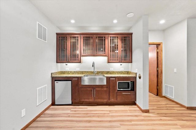27 Windswept Way, Fitchburg, WI 53719