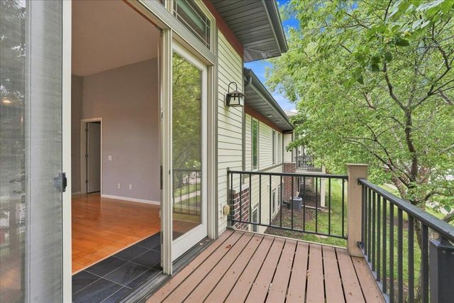27 Windswept Way, Fitchburg, WI 53719