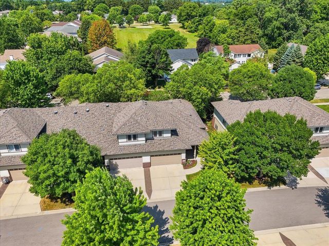 27 Windswept Way, Fitchburg, WI 53719