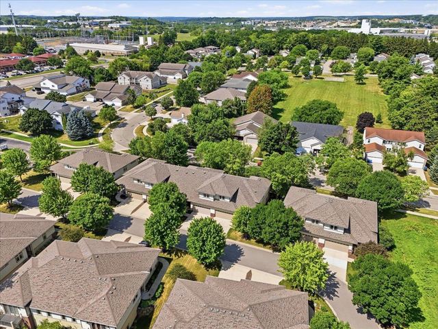 27 Windswept Way, Fitchburg, WI 53719