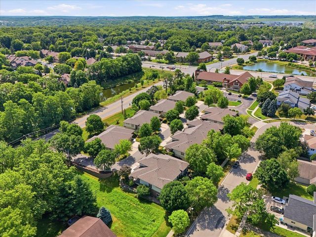 27 Windswept Way, Fitchburg, WI 53719