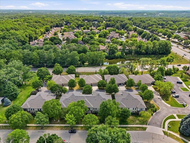 27 Windswept Way, Fitchburg, WI 53719