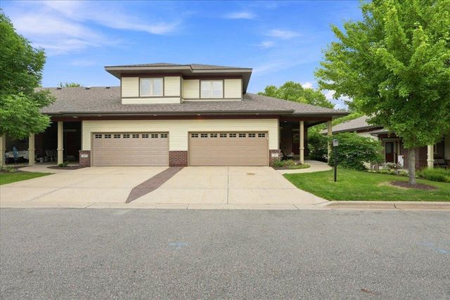 27 Windswept Way, Fitchburg, WI 53719