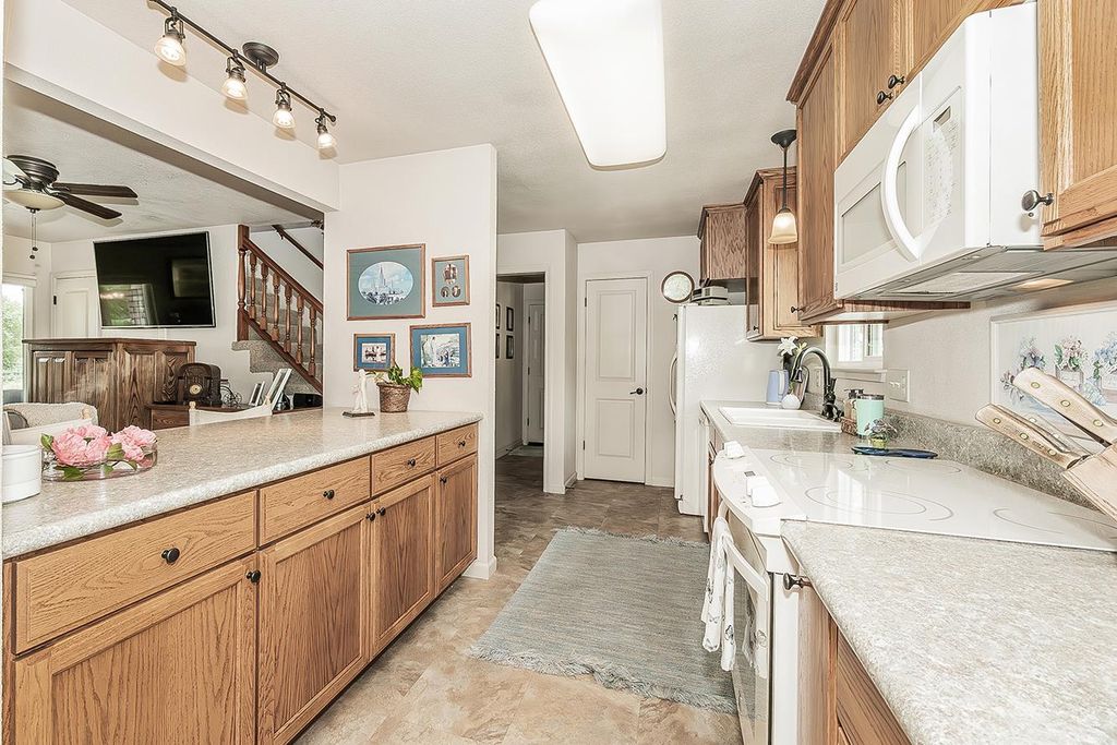 Image 19 of property listing at 26876 Tollhouse Road, Tollhouse, CA 93667