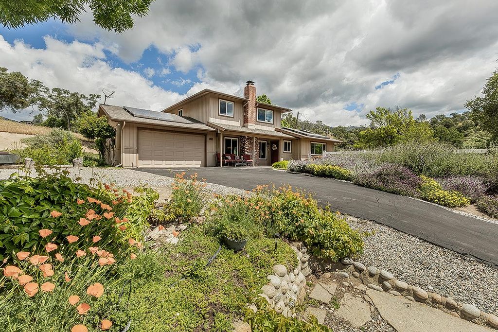 Image 3 of property listing at 26876 Tollhouse Road, Tollhouse, CA 93667